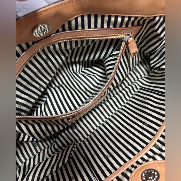 L.A.M.B. Designer 💯 Leather Handbag🔥 - Picture 8 of 10